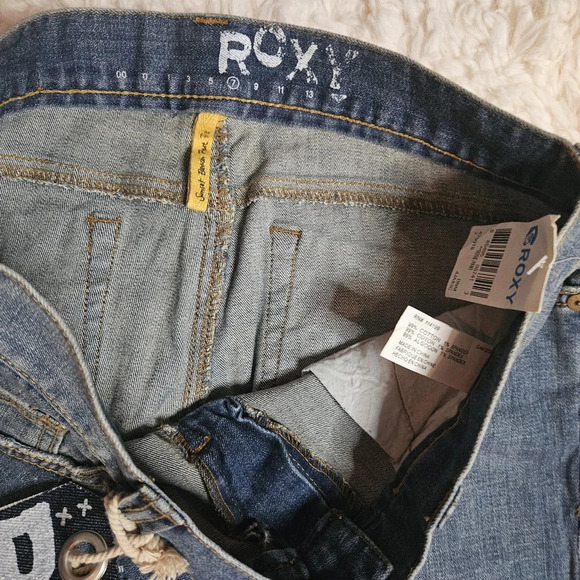 Roxy Rosie Flared Leg Vintage Wash Jeans - Picture 7 of 8